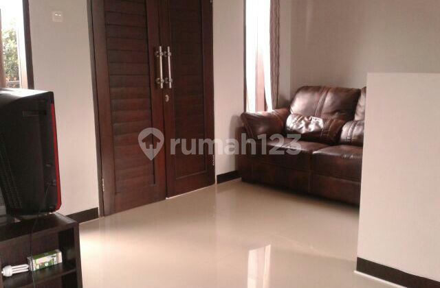 Rumaj 2.lantai Dekat Living World Denpasar 2