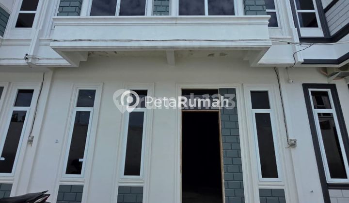DIJUAL VILLA JALAN PERJUANGAN KOMPLEK ICON ESTATE-MEDAN TEMBUNG 