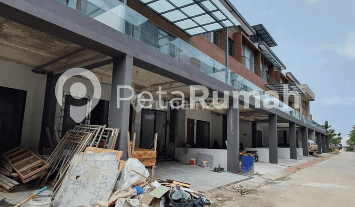 Villa Jalan Gaperta Ujung Komplek Givency One Type Prada 2