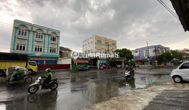 RUKO GANDENG DI JALAN BAMBU II SIMPANG JALAN GAHARU 