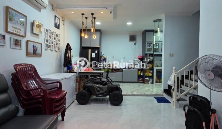 FOR SALE VILLA ON TRUMPET FLOWER STREET, MAYFAIR RESIDENCE HOUSING - MEDAN TUNTUNGAN