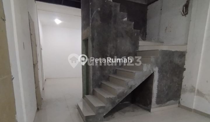 Dijual Rumah Jalan Madio Santoso Komplek Madio Mega Mas - Daerah Krakatau 2