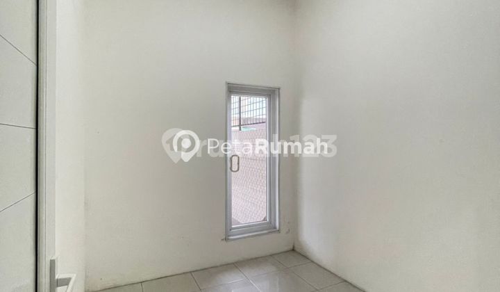 FOR SALE TOWNHOUSE ON BAYU STREET, MERLION RESIDENCE COMPLEX - MEDAN SUNGGAL 2
