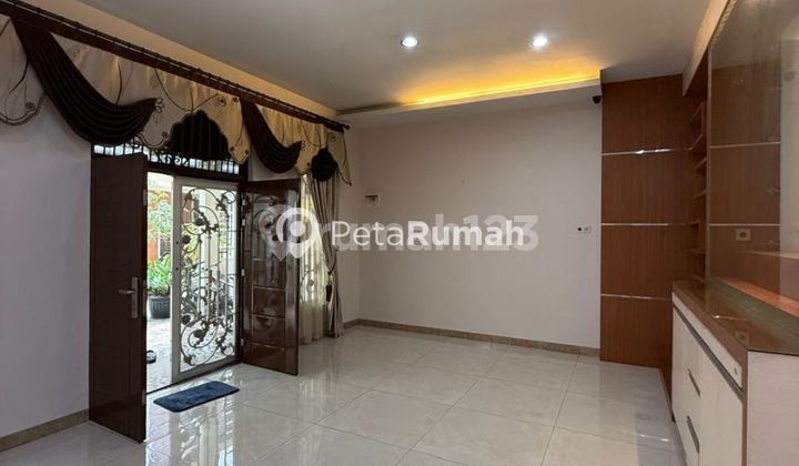 Dijual Villa Jalan Amir Hamzah Komplek Villa Makmur Garden - Medan Barat