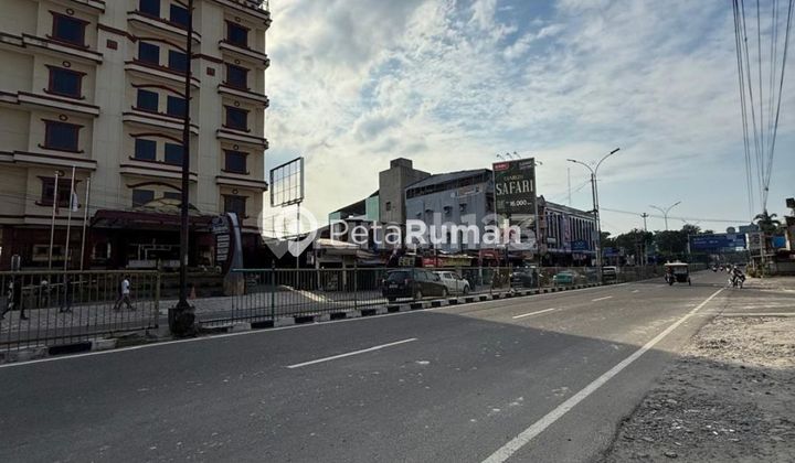 FOR SALE SHOPHOUSE ON SISINGAMANGARAJA STREET - MEDAN CITY FOR SALE SHOPHOUSE ON SISINGAMANGARAJA STREET - MEDAN CITY