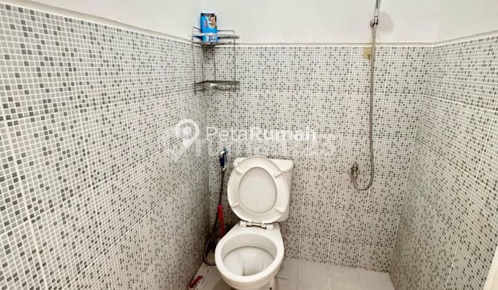 FOR RENT VILLA ON MERCI RAYA STREET, MEDAN RESORT CITY COMPLEX, AMSTERDAM CLUSTER, RODEN TYPE - JOHOR AREA