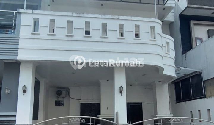 VILLA KOMPLEK CEMARA ASRI