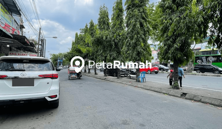 Ruko Gandeng Jalan Gatot Subroto  2