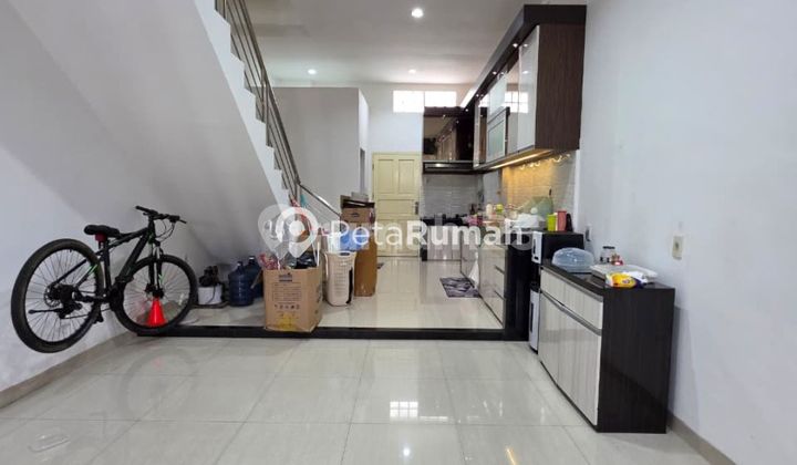 Dijual Ruko Jalan Brigjend Katamso Komplek Istana Prima 2 - Medan Maimun