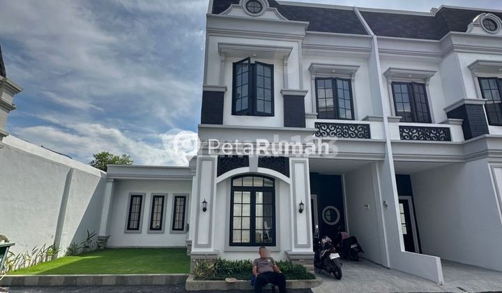VILLA JALAN BAKTI LUHUR KOMPLEK THE MARRIOTT DAERAH KOTA MEDAN DEKAT PLAZA MILLENIUM 