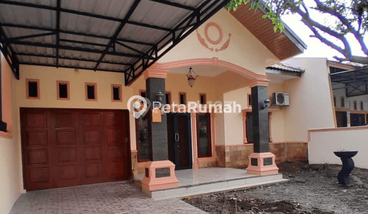 Villa Jalan Damar Ii 1