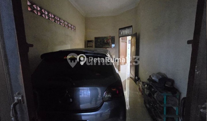 Dijual Villa Jalan Madio Santoso - Medan Timur