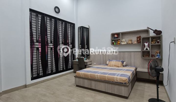 VILLA JALAN KARYA BARU