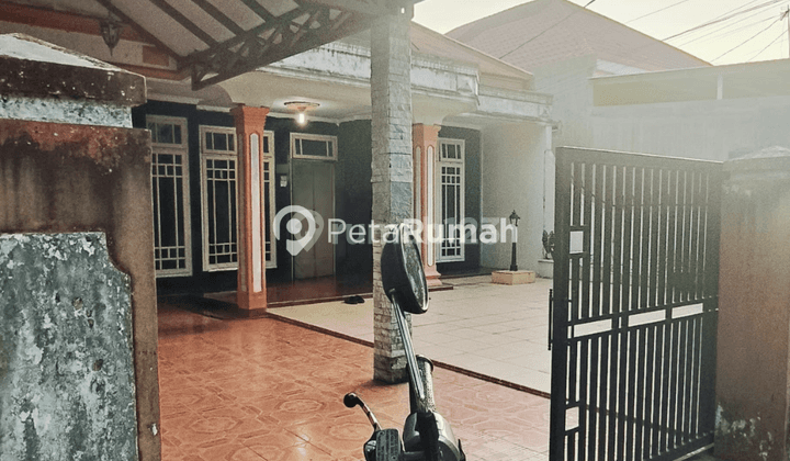  Villa Jalan Madio Santoso 2