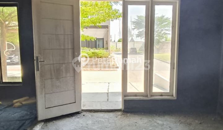 FOR SALE VILLA ON GAPERTA STREET, END OF GIVENCY ONE COMPLEX, VALENTINO TYPE - KAMPUNG LALANG MEDAN SUNGGAL AREA (jesslyn)