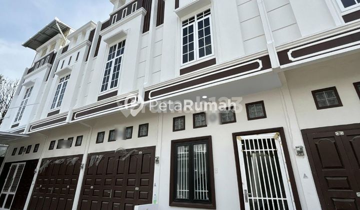 DIJUAL TOWNHOUSE JALAN METEOROLOGI I KOMPLEK MENTARI STARLIGHT - DAERAH MEDAN TEMBUNG
