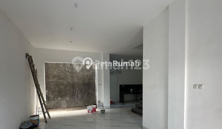 Dijual Rumah Elite Jalan Pendidikan Komplek Cemara Park Palace - Daerah Krakatau - Cemara - Metal