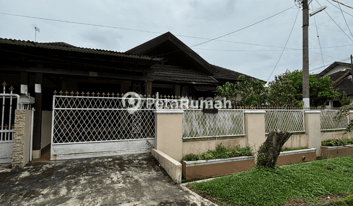 Villa Komplek Taman Setia Budi Indah I 1