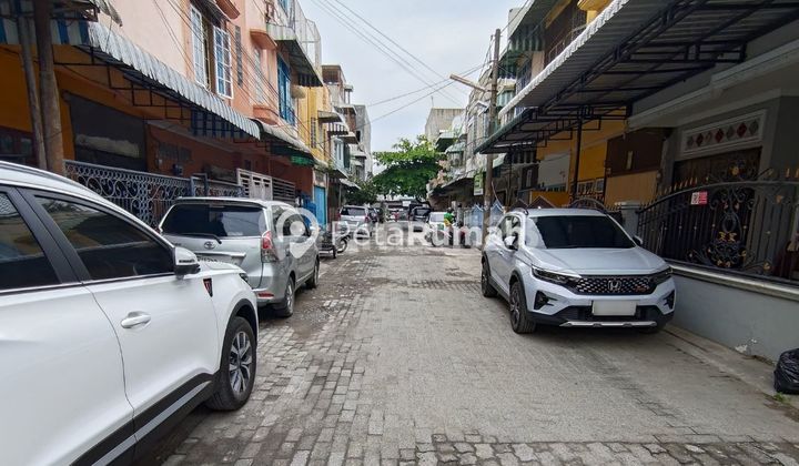 VILLA JALAN PASAR III KOMPLEK SEHATI INDAH