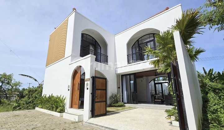 Dijual Villa 3 Br Dekat Pantai Berawa & Batu Bolong Canggu