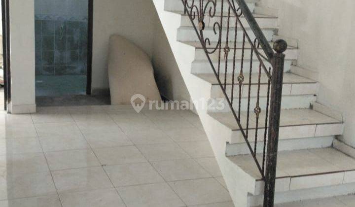 2nd floor house in strategic location in Sanur 1