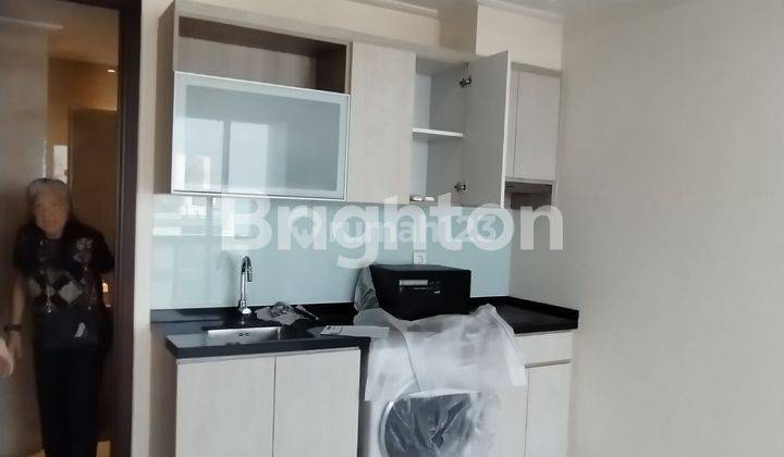 APARTEMEN DENGAN PRIVATE LIFT, DENGAN FASILITAS LENGKAP KONDISI BARU. 2