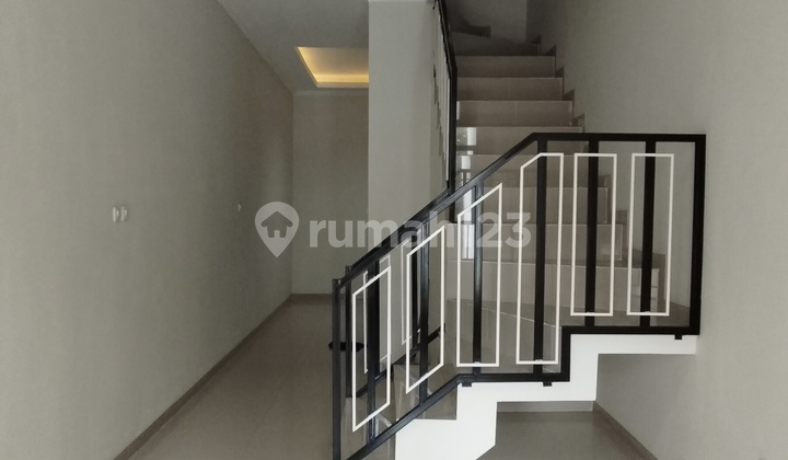 Rumah Baru Taman Ratu Lingkungan Nyaman Tenang Dan Strategis.