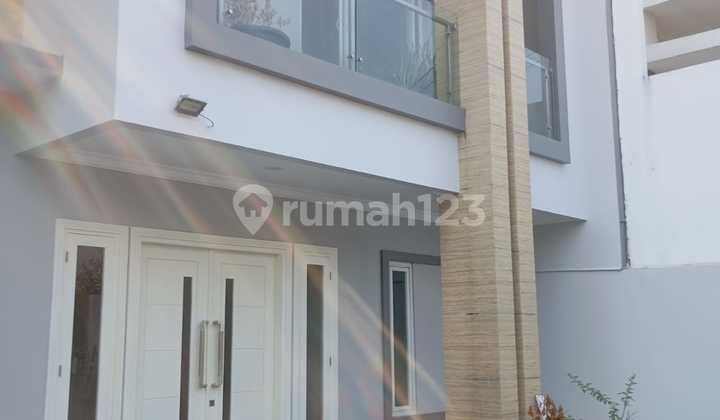 Dijual Rumah Mewah Minimalis Rooftop 3.5 Lantai Di Taman Surya 5 1