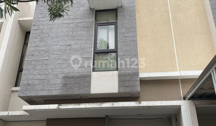 Quick Sale, Profitable Boarding House in Gading Serpong. 1