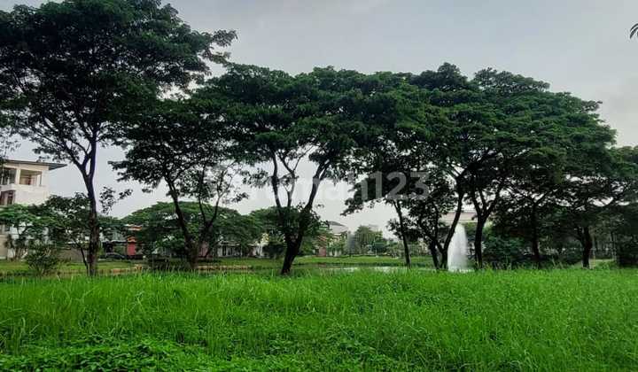 Lot Suitable for Investment with Lake View, Strategic Green Lake City