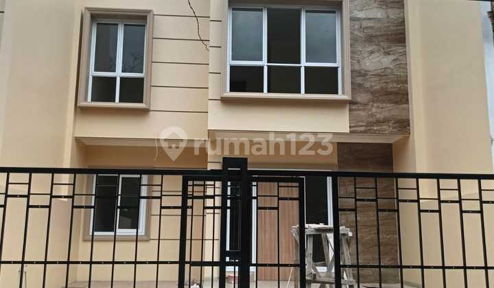 2-Story Brand New House Ready to Occupy in Sector 7a Gading Serpong 2-Story Brand New House Ready to Occupy in Sector 7a Gading Serpong