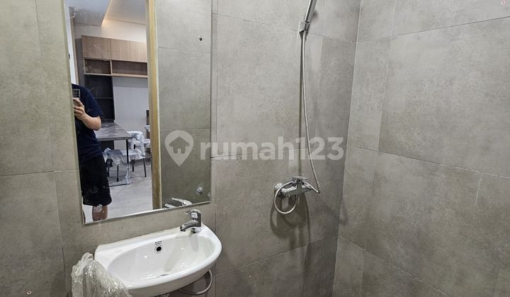 Rumah 2 Lantai Bagus Siap Huni di BSD City 2