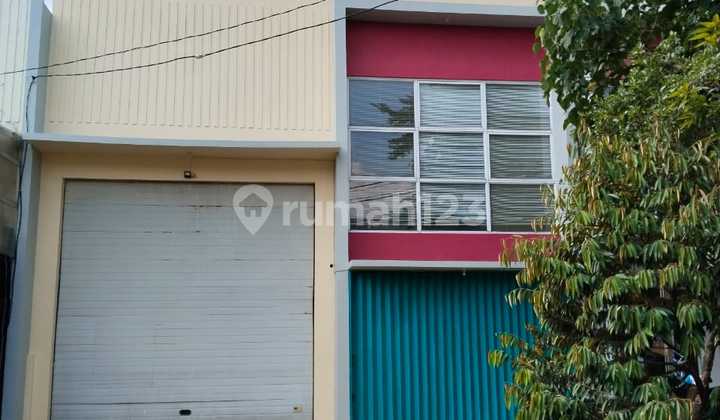 Gudang Di Kawasan Industri Strategis Di Bizzpoint Cikupa