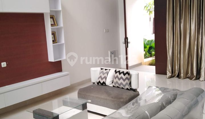 Rumah Eskslusif 2 Lantai SHM di Metland Puri 2