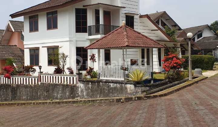 Termurah Vila Strategis Cocok Investasi Jangka Panjang di Cisarua