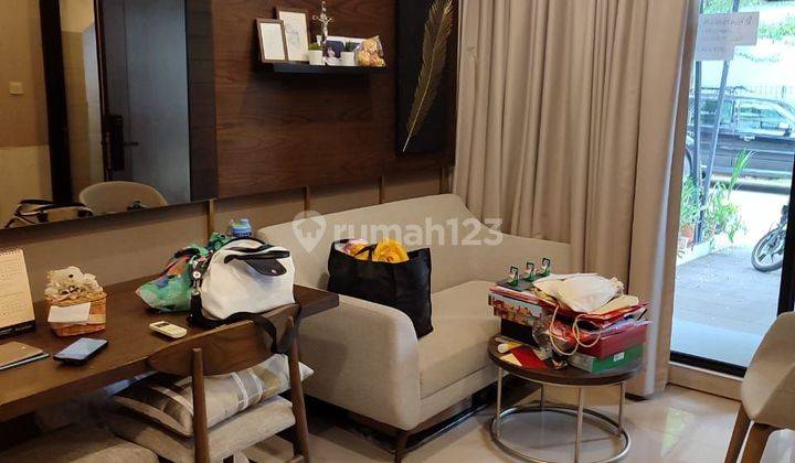 Rumah Rapi Kondisi Furnished Dekat Tol di Citra Garden Puri 1