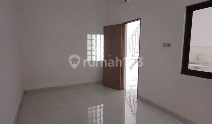 Strategic House Rental Near Toll Access in Metland Puri