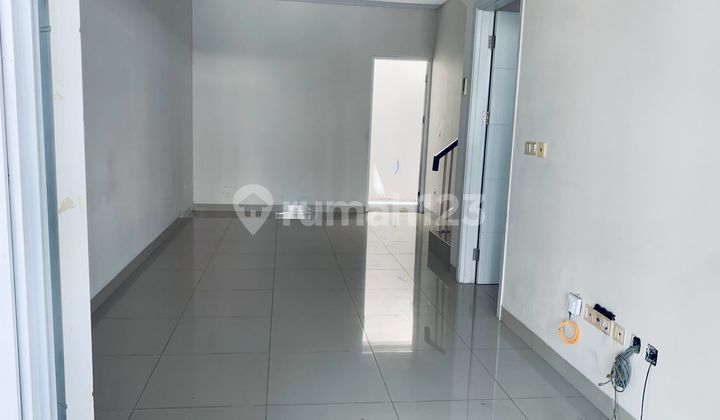 Rumah Bagus 2 Lantai Dekat Akses Tol Di Green Lake City Rumah Bagus 2 Lantai Dekat Akses Tol Di Green Lake City