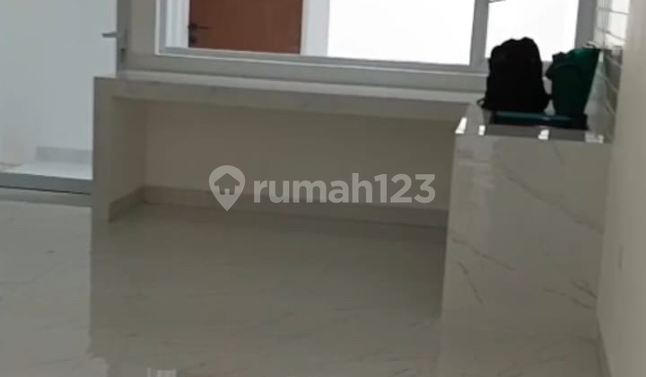 Ready-to-Occupy House in North Meruya Strategic Location