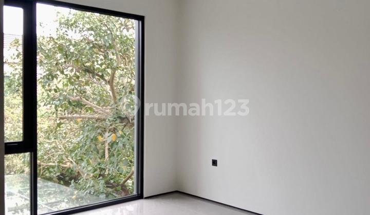 Brand New At The Icon Bsd 2