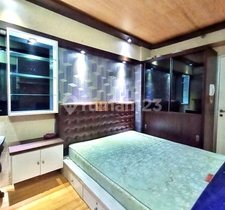 For Sale: Green Bay Pluit Greenbay Apartment, Studio Type Like a Hotel, Area 21m2, Condition: Furnished Unit, Already Equipped with AC, Kitchen, Wardrobe, Queen Size Bed, Cable TV (Total 64 Local and International Channels), Refrigerator, Wallpaper, Full Parquet Flooring, Towel. 2