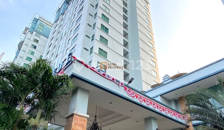 Golden Opportunity! Business Kiosk in Riverside Apartment Area with High Traffic Commercial Space