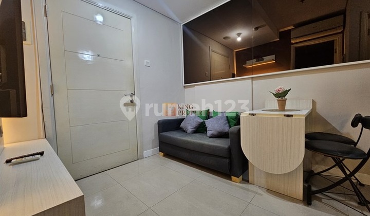 For Rent Madison Park 1br Apartment Fully Furnished - Move-In Ready & Strategic Location in Tanjung Duren, West Jakarta
Enjoy the Comfort of Living in the Premium Superblock Area of Podomoro City, Just Steps Away from Central Park Mall and Orchid Garden! This Unit is Suitable For 1