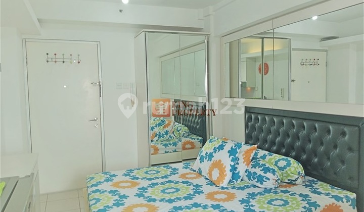 Strategic Studio Furnished 21M² Minimalist & Ready to Occupancy Green Bay Pluit
Minimalist Studio Ready to Occupancy Affordable Price!
Fully Furnished for Rent, Strategic Location Green Bay Pluit Apartment Front Tower
with Easy Drop Off Access, Attractive City View.
Fully Furnished. Strategic Studio Furnished 21M² Minimalist & Ready to Occupancy Green Bay Pluit
Minimalist Studio Ready to Occupancy Affordable Price!
Fully Furnished for Rent, Strategic Location Green Bay Pluit Apartment Front Tower
with Easy Drop Off Access, Attractive City View.
Fully Furnished.