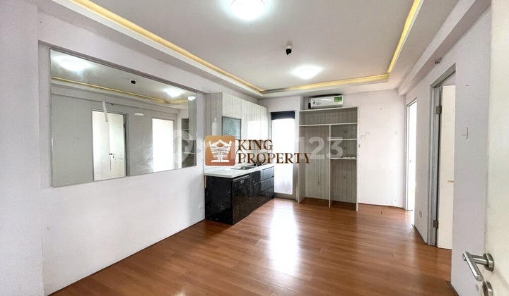 2-Bedroom Furnished Apartment with Bonus Furniture, 50 sqm, Hook, Green Bay PluitFor Sale: Apartment in Jakarta Area, Green Bay Pluit, Greenbay View, Sea View, Ship Dock, Bayview Tower, Strategic Location, Easy Drop-Off Access.Type: 2 Bedrooms, Area: 50 sqm, Hook, Furnished Condition, Bonus AC and Kitchen Set.