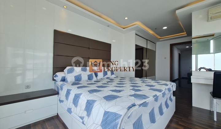 Exclusive Penthouse! 3br 148m² with Open Sea View, Luxury & Rare at Green Bay Pluit. For Sale: Rare Penthouse at Green Bay Pluit Greenbay with Sea View, Hook Position, Fully Furnished in Luxury Condition. Includes Electronics: AC, Refrigerator, Water Heater, LCD TV (total 64"). 2