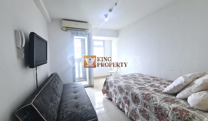 Live Steps Away from the Mall! Affordable Furnished Studio for Rent at Baywalk Apartment Green Bay Puit Greenbaybooking Now Available for Cheap Rent!Green Bay Apartment for Rent in Pluit Greenbay Jakarta. Bayview Tower with Direct Access to Baywalk Mall. Featuring a Swimming Pool Condominium View.