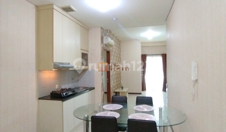 Rent Condominium Green Bay Pluit Greenbay Above Mall Baywalk with Unit View Pool Bonus Open Sea. Seaview II Tower, Strategic Access. Type 2BR Area 74M2 Furnished Condition Already with AC, Kitchen Set, Queen Size Springbed & Single Springbed, TV Rack, Dining Table.
