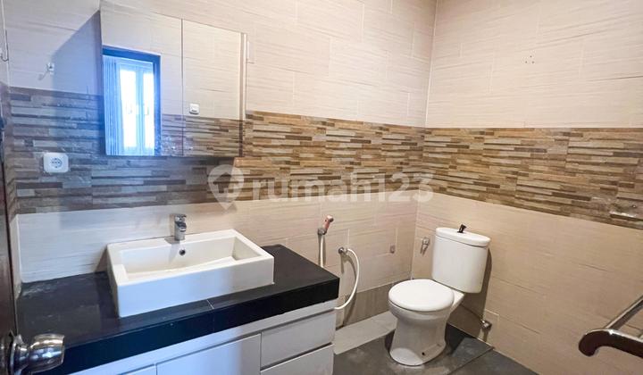 Rumah 2 Lantai Bagus Dan Stategis Di Metland Puri  2