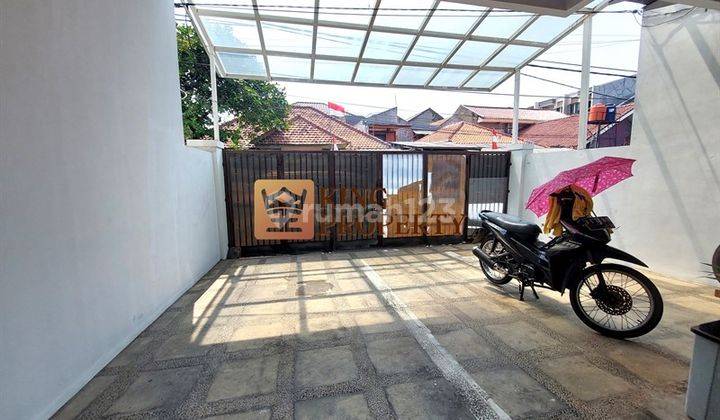 Lokasi Strategis Dijual Rumah 3,5lt Tomang Semifurnish Bagus 2